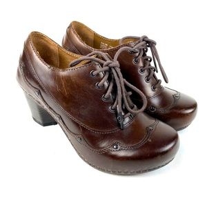 Dansko Nell leather Lace -up size 6 US or 36 EU.